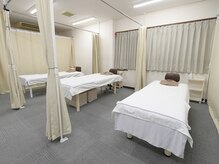 アルブル(arbre)の雰囲気(施術ベッド)