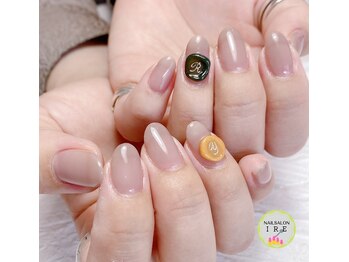 イーレ(IRE)/シアーなワンカラーにイニシャル