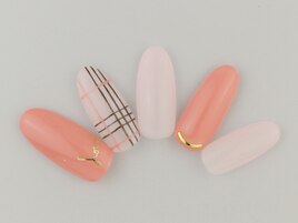 ふんわりチェックネイル