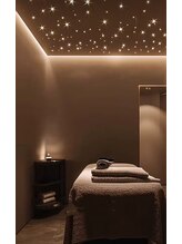 杏/タイ古式マッサージアロマ腸揉み