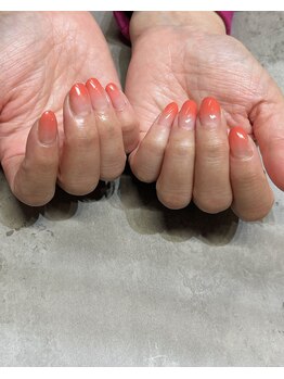 エム(em)/グラデーションネイル