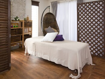 アクアフラワー(Aqua Flower)/素材にこだわった施術台