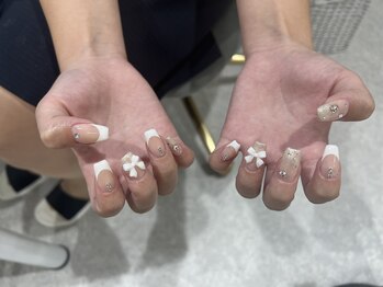 リベラ 名駅店(LIBERA)/フレンチネイルにリボンパーツ