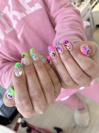 蛍光色ネイル