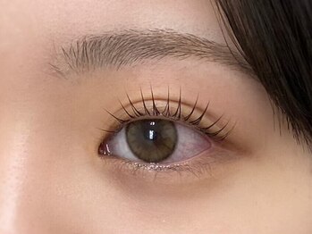 アイ ハンド(I hand)の写真/＼韓国風束感まつ毛パーマも♪／くるっとまつ毛パーマでお目元ぱっちり★すっぴんでも[可愛い]を叶えます◎
