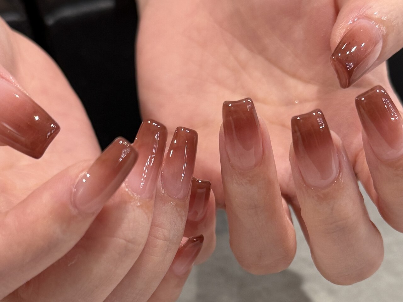 2026年冬トレンド】カラーグラデーション ショートのネイルデザイン集