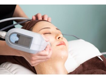 パールホワイトニングサロン 平塚店/デュオリフトマシンでたるみケア