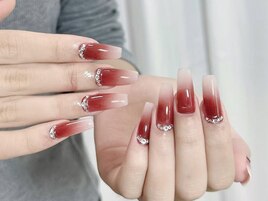 グラデーションパーツ付けネイル