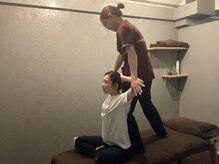 リラクゼーションサロン スアイ(SUAI)の雰囲気（[タイ式マッサージ]呼吸に合わせてじっくりと伸ばしていきます！）