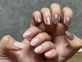 スピカ(Spica)の写真/【薬院駅から徒歩5分♪21時まで営業!】お仕事で派手なネイルが出来ない方必見！指先からオシャレを演出◎