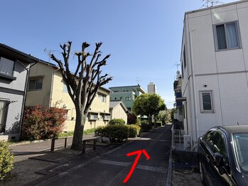 ジャシィ(JASY)/駐車場からサロンまで◇2