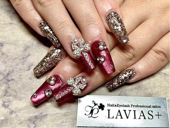 ラヴィアスプラス(LAVIAS+)の写真/《付替オフ全員無料》もっと長さが欲しい!爪が折れた!とお悩みの方必見◎長さ出しで細く綺麗な指先を実現♪