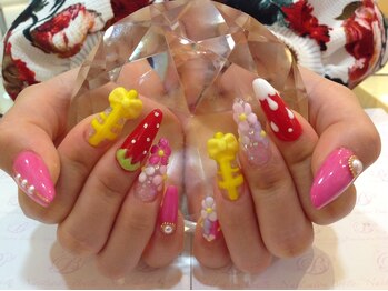 エスフィーネイルサロン ブリーユ(Esfy nailsalon Brille)/イチゴネイル