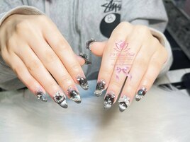 黒いネイル　パーツつけ放題