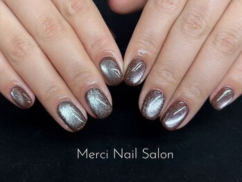 メルシー(Merci)/大人気マグネットネイル