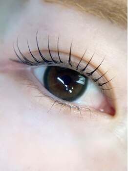 アイウィッシュ(EyeWish)の写真/痛ませたくない。けどキレでいたい。その願いを叶える『4Dまつ毛パーマ』まつげダメージ最小限の新技法＊