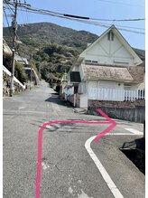 スウィートボディ(Sweetbody)/坂を上がって右に曲がる所です