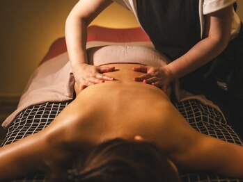 ニルファ(Nilufa)の写真/【こだわりアロマ×本格英国手技】身体も心もスッと軽くなる☆自分だけでは叶えられないリラックスタイムを