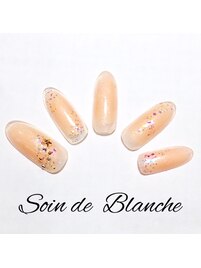 チークネイル￥