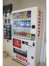 エムエフ クラブ 金沢文庫店(MF CLUB)/自動販売機もございます。