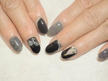 B's amor 大府店 Nail design