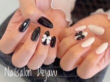 デジャヴ(Dejavu)/白×黒　モード風ネイル