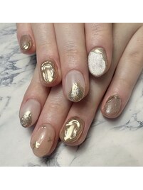 ゴールド系ニュアンスネイル