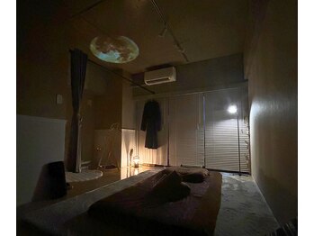 リブラ(LIBRA)/夜は月明かりの空間に