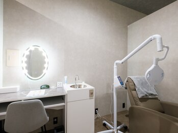 ホワイトニングビューティー 金沢駅前店(WHITENING BEAUTY)の写真/【ホワイトニングで清潔感のある印象に！】頭固な黄ばみをオフして理想の白い歯へ◎口臭効果も♪