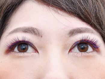 アルテア(Altea)/印象的なお目元に♪