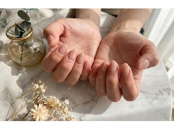 モイ(Moi)の写真/【オフィス最適★上品】職場で浮かない絶妙カラー＆美フォルム！指先から清潔感溢れる好印象な手元へ◎