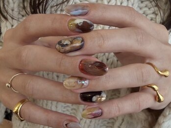 クルネ(QULNE)の写真/【可愛さの中にedgeのきいたdesignを】大人気のマグネットやオーロラ、ミラー等最旬カラーを豊富にご用意♪