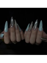 リノン(Linon)/シンプルなロングネイル