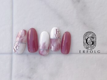 エアフォルク 銀座(ERFOLG)/大人かわいいピンクネイル