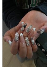 モアネイルズ(MORE-NAILS)/フレンチ×埋めつくし