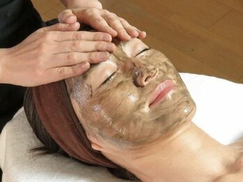 エル(Elle)の写真/《毛穴レスなつるんっと水光肌》角栓・毛穴の開きなど毛穴悩みを徹底改善。透明感あふれる毛穴レスな肌へ♪