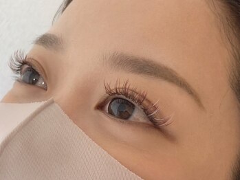 シルム(silm)の写真/貴女の目元に合ったデザインをご提供♪丁寧な施術でモチの良さにも定評あり◎ナチュラル可愛いお目元に☆