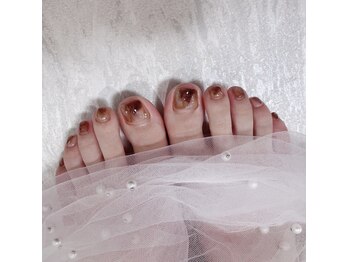 ユーユー(uu)の写真/フットネイルもちゅるん艶爪＊《Foot◆マグネット¥5800/持ち込み¥8000》カラー・パーツ選びも楽しくなる