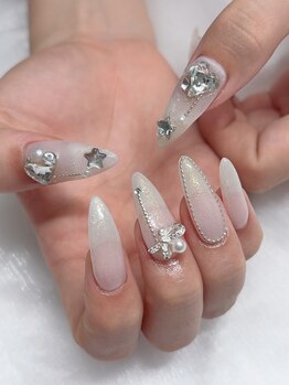 ビジューネイル