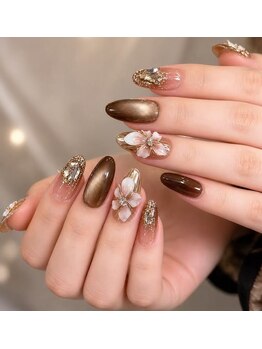 アミネイル(Ami Nail)の写真/【池袋駅徒歩5分】大人気メニューのチップ長さ出しは、ビジューストーンで贅沢に☆貴方の理想の指先へ♪