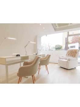 リクライニングチェアのあるサロン