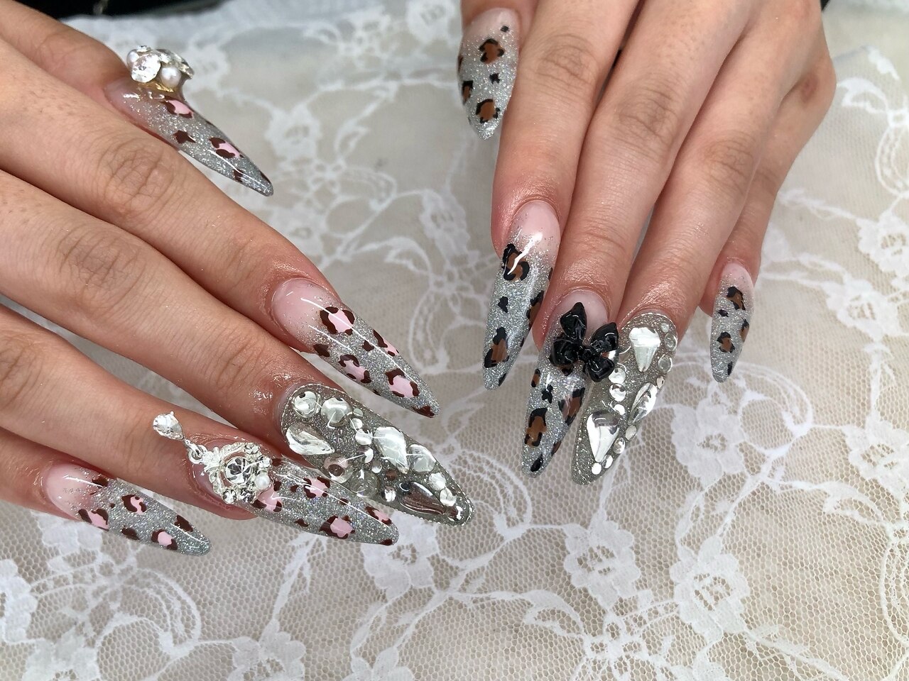 2026年冬トレンド】埋め込みのネイルデザイン集｜人気順｜17ページ目