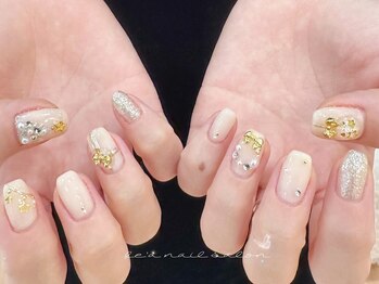 レア(Le'a)/クリスマス大人可愛ネイル