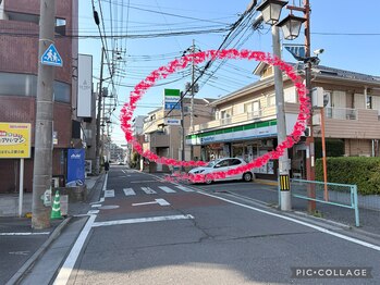 クレドジョワ(CL’E DE JOIE)/さらに進むとファミリーマート