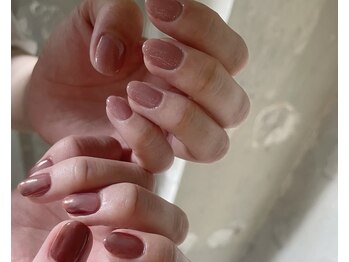 ハンドワークネイル(handworknail)/左右非対称ネイル