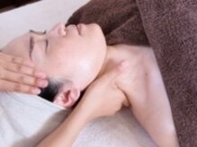 首肩・デコルテ周りも骨格から調整していきます！