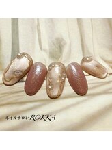 ロッカ(ROKKA)/パールの輝くアートネイル