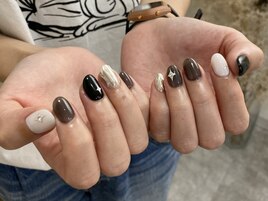 ブラック×キラキラネイル