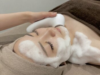 アルゴ 熊本光の森店(ALGO)の写真/【うるつや水光肌★】透明感とツヤ感ハリ、思わず触りたくなる「ぷるぷる」な潤いたっぷりの輝くお肌へ