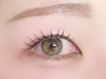 チャーム(charm)の写真/まつげパーマでお悩み解決◎お出かけ前のメイク時間も短縮に！アイメイクなしでも目力のあるお目元へ♪